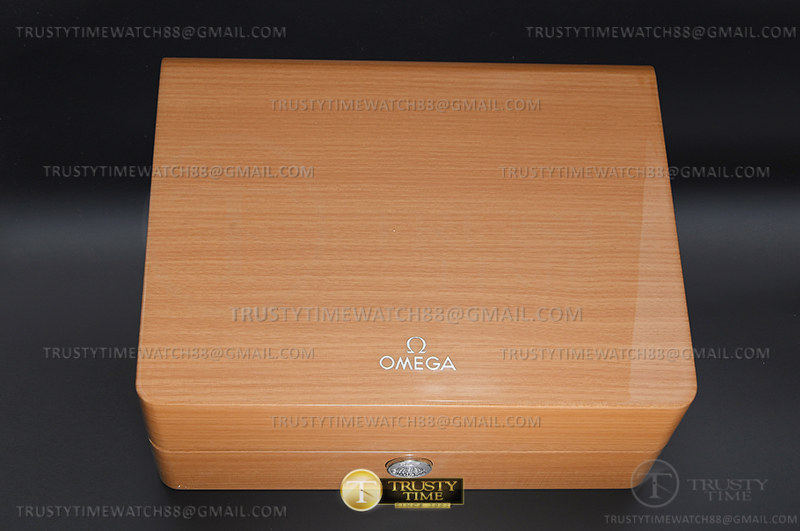OMGBOX003 - Omega Wooden Box 1:1 Model w Cards